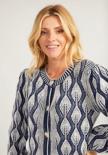 Длинный жилет