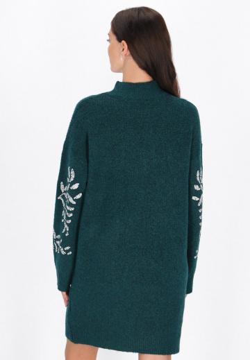 Вязаное платье