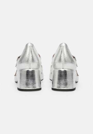 Туфли с ремешком