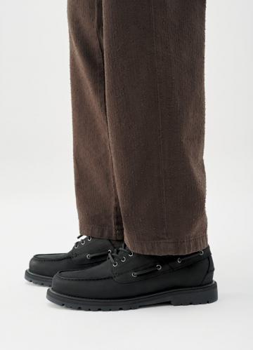 Ботинки на шнуровке