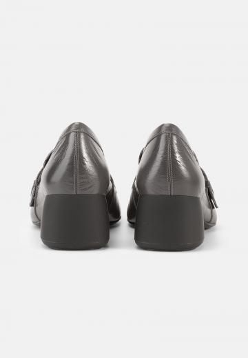 Туфли с высоким носом