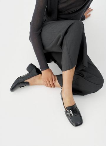 Туфли с высоким носом