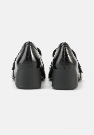 Туфли с высоким носом