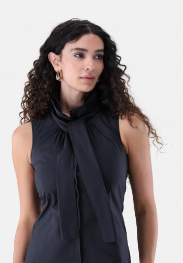 Блузка без рукавов