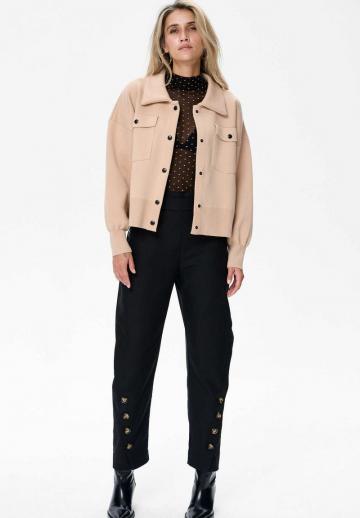 Куртка с накладнымит карманами