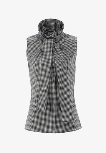 Блузка без рукавов