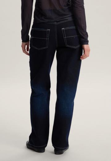 Прямые джинсы