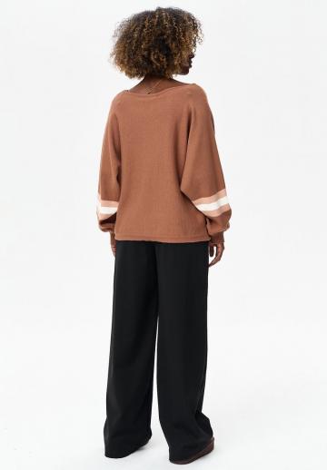 Пуловер в полоску