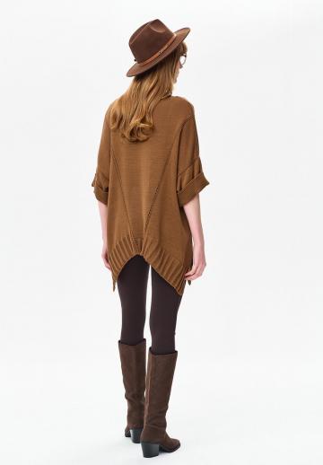 Пуловер с вырезом V