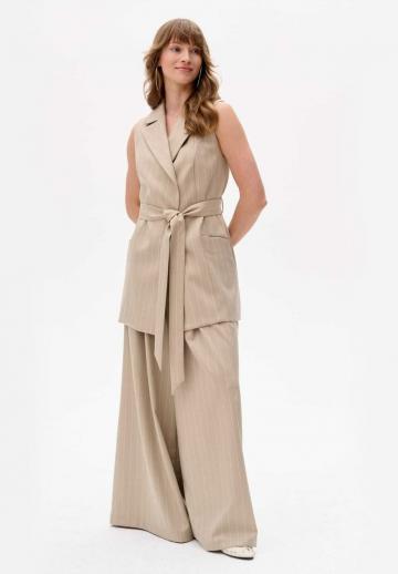 Длинный жилет