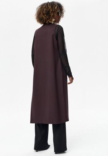 Длинный жилет