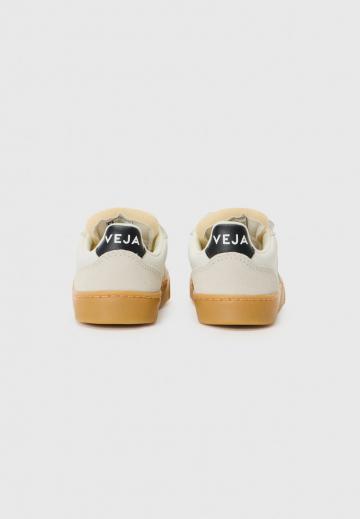 Детская обувь