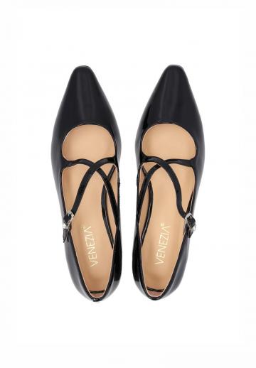 Туфли с ремешком