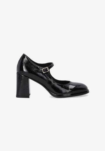 Туфли с высоким носом