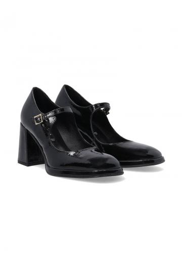 Туфли с высоким носом