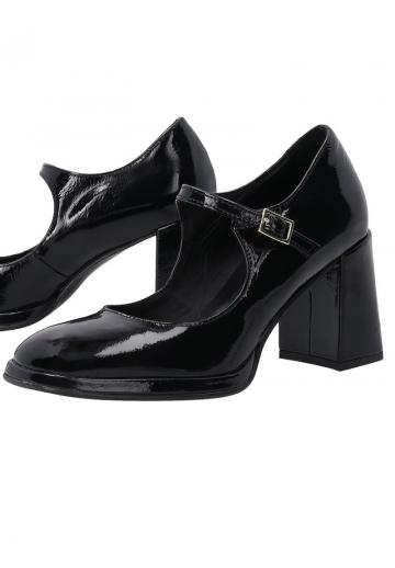 Туфли с высоким носом