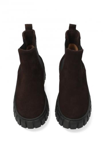 Сапожки на танкетке