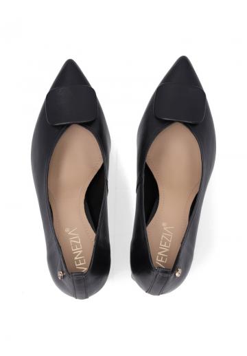 Туфли с высоким носом