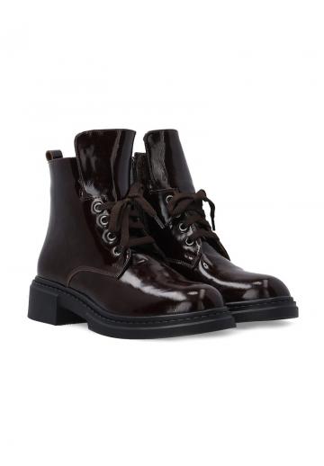 Ботинки на шнуровке