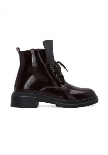 Ботинки на шнуровке