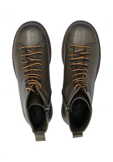 Ботинки на шнуровке