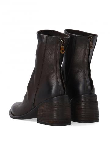 Полусапожки на высоком каблуке