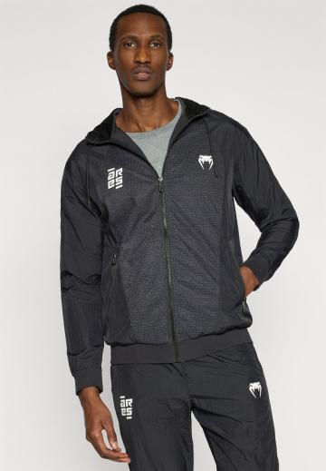 Спортивная куртка