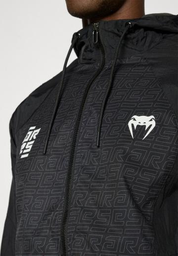 Спортивная куртка