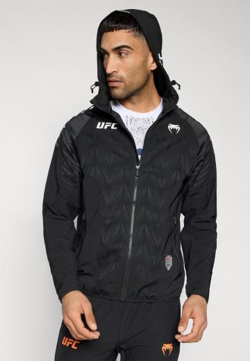 Спортивная куртка