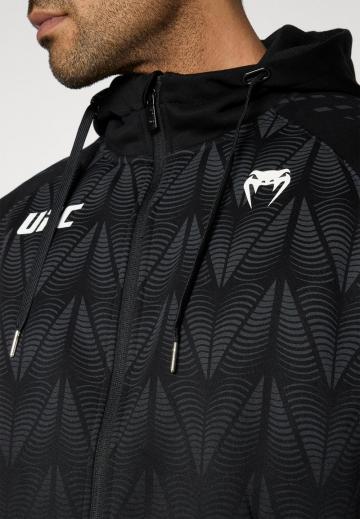 Спортивная кофта