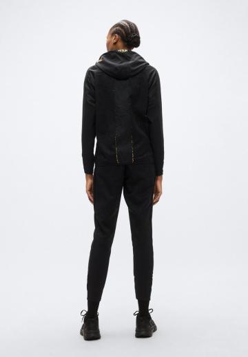 Спортивная куртка