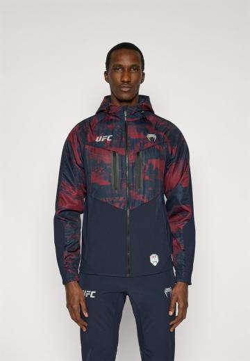 Спортивная куртка