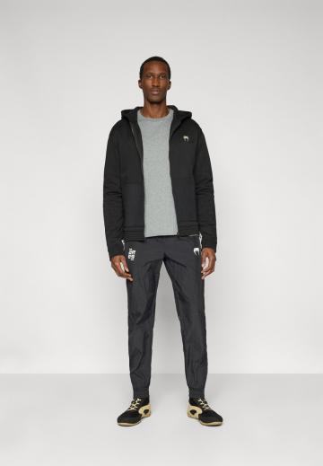 Спортивная кофта