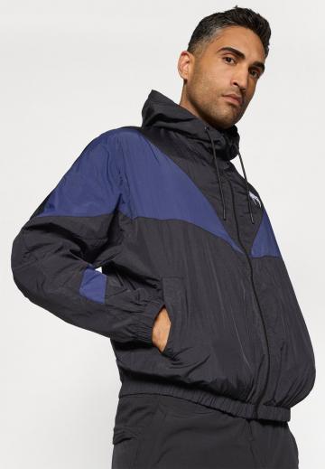 Спортивная куртка