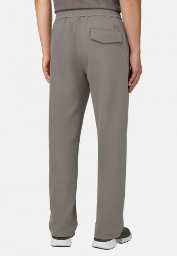 Брюки с накладными карманами