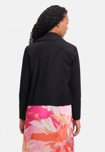 Короткая куртка