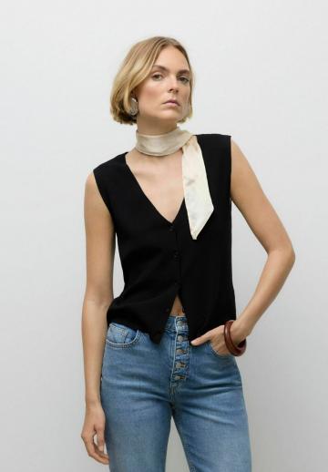 Джинсовая жилетка