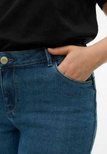 Узкие джинсы
