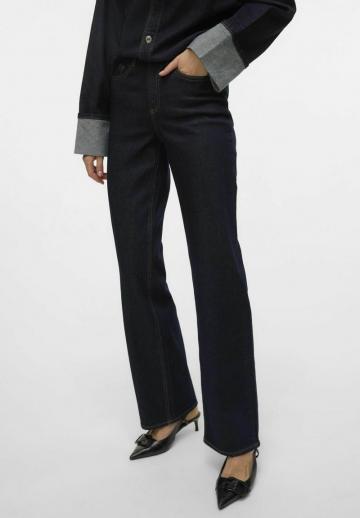 Клешеные джинсы