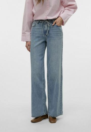 Свободные джинсы