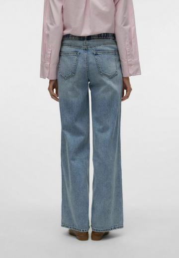 Свободные джинсы