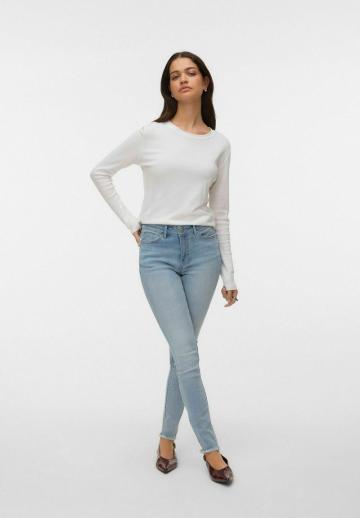 Узкие джинсы