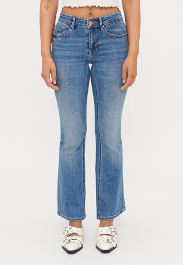 Клешеные джинсы