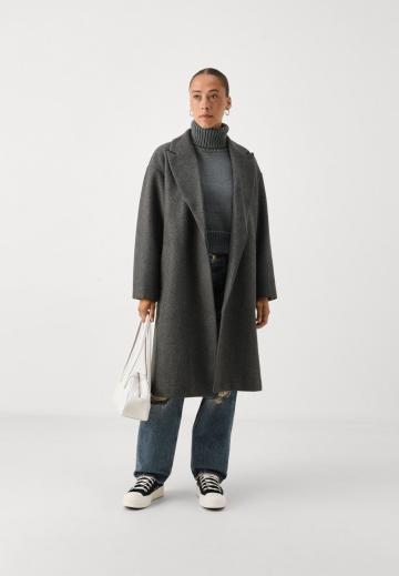 Шерстяное пальто