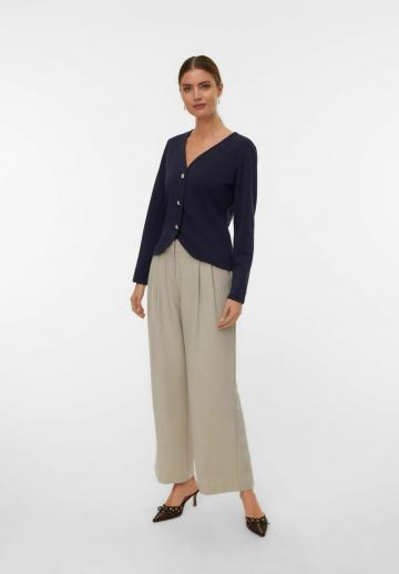 Вязаный жилет