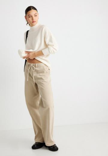 Длинный пуловер