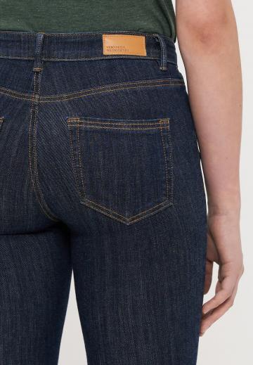Узкие джинсы