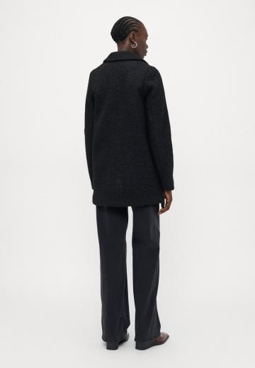 Короткое пальто