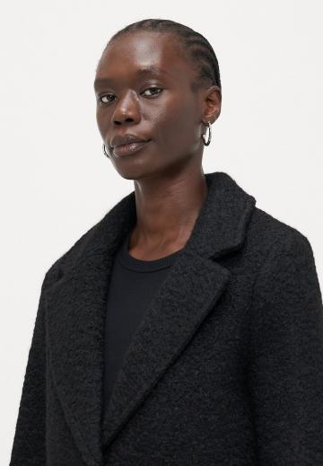 Короткое пальто