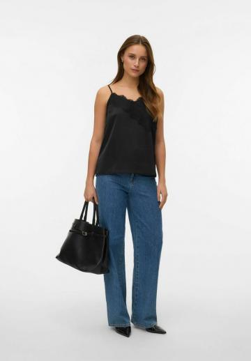 Топ на бретельках